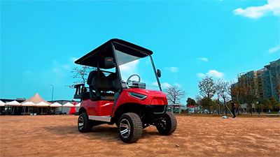 Nutzfahrzeuge bei der Fahrt im Park